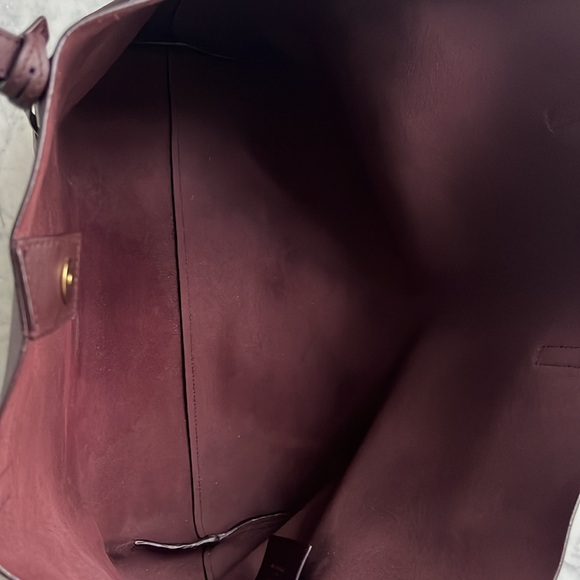 Saint Laurent Burgundy East West Leather Tote Bag - Picture 15 of 16